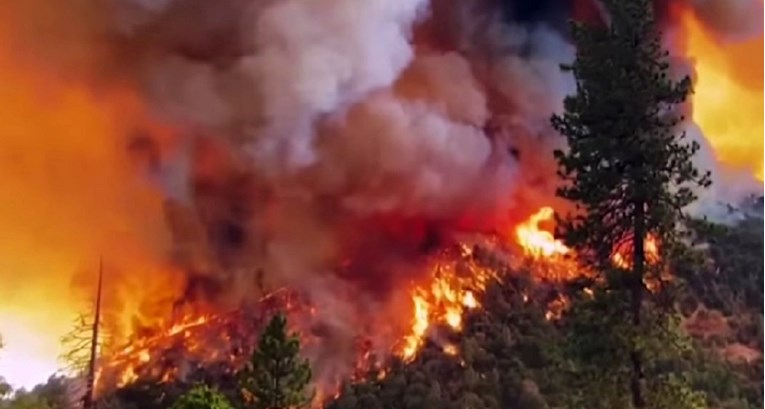 Rekordne vrućine u SAD-u, izbio golem požar. "Prijete tuča, razorni vjetar i tornada"