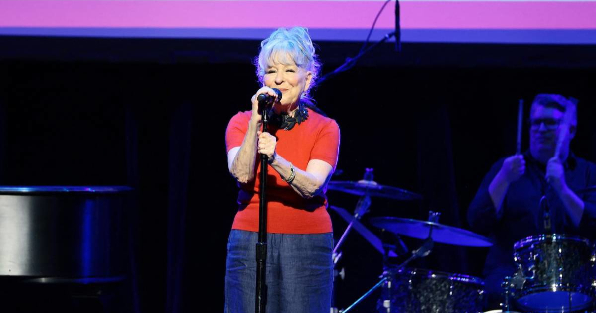 "Ovo je bolno za gledati": Nastup Bette Midler postao viralan na društvenim mrežama