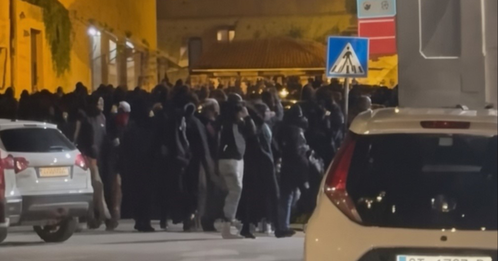 Kako je moguće da 500 huligana završi na Rivi večer prije utakmice?