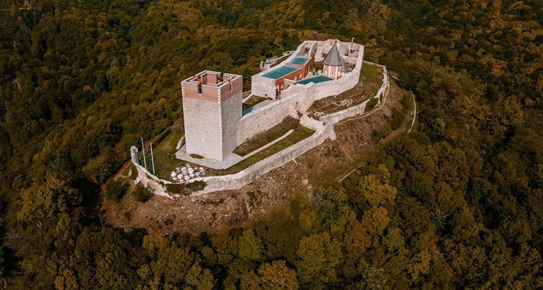 Medvedgrad, simbolično zdanje Franje Tuđmana i Crne kraljice