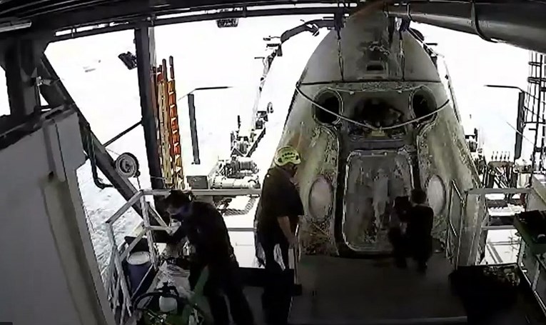 Astronauti se spustili na Zemlju u kapsuli SpaceX-a Elona Muska