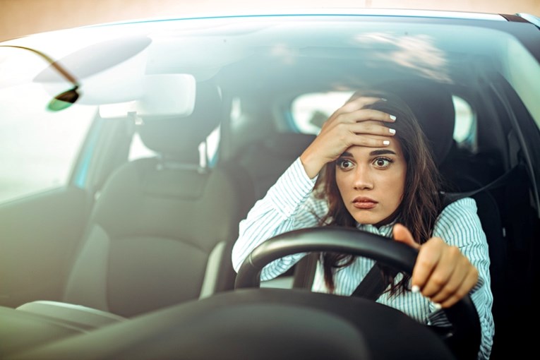 Zašto muškarci preziru žene za volanom