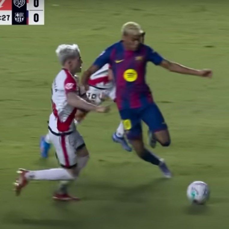 VIDEO Španjolska bijesna zbog penala za Barcu. VAR se pokvario, a Yamal simulirao?