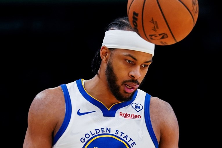 VIDEO Košarkaš Warriorsa neometan pao. Igrači su se u šoku hvatali za glave