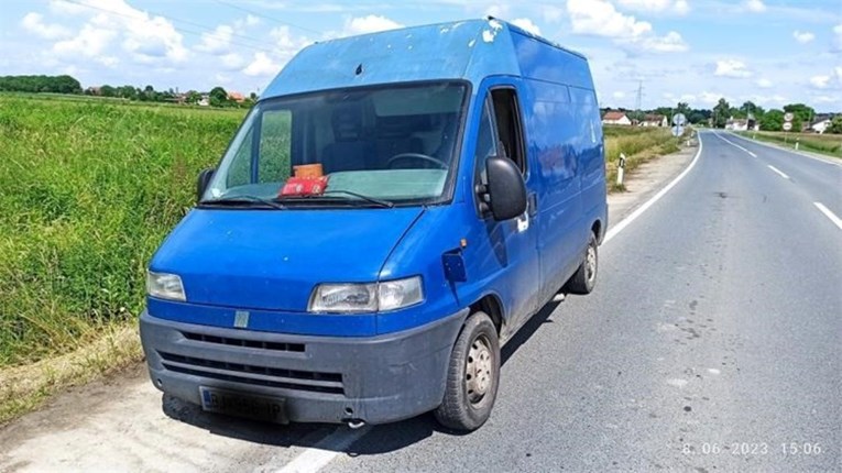 FOTO Vozaču u Bjelovaru oduzet kombi, a dobio je i kaznu od čak 12.000 eura