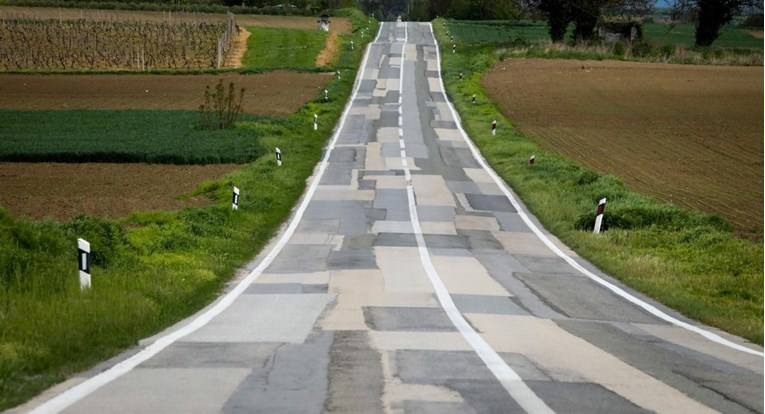 Kreće obnova slavonske ceste s viralne fotografije, trajat će godinu dana
