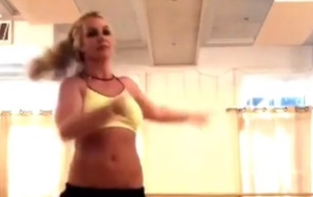 UZNEMIRUJUĆA SNIMKA Britney Spears puklo stopalo dok je plesala