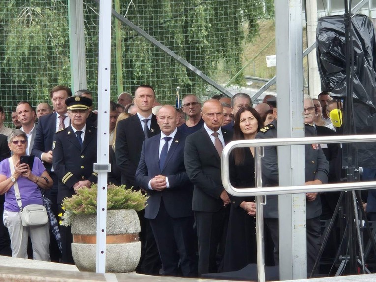 U Donjem Maclju pokopano 500 žrtava. Svećenik: Stradali su od najkrvavijeg režima