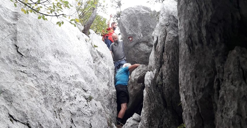 HGSS-ovac i planinari spašavali iznemoglog turista i njegove suputnike