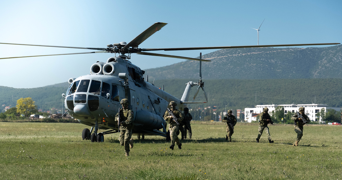 FOTO Hrvatski vojnici u Dalmaciji vježbali zračni i amfibijski desant