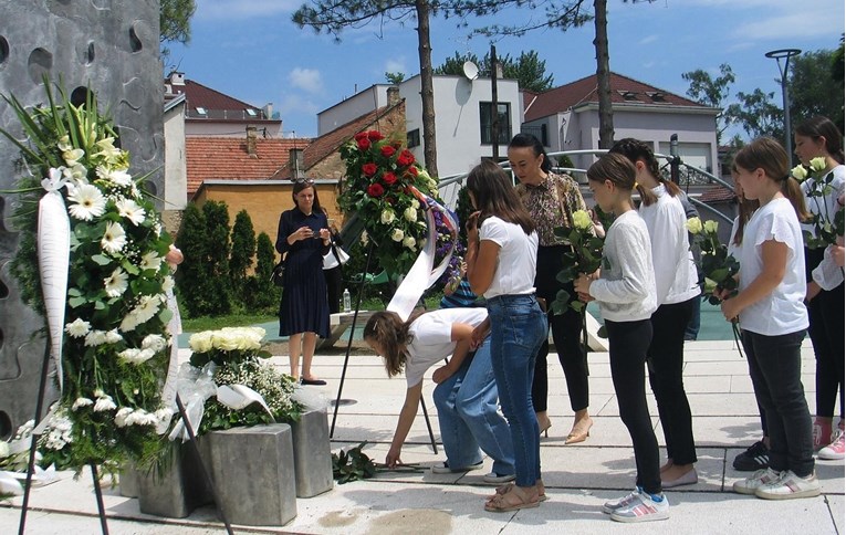 U Slavonskom Brodu odali počast djeci ubijenoj u Domovinskom ratu