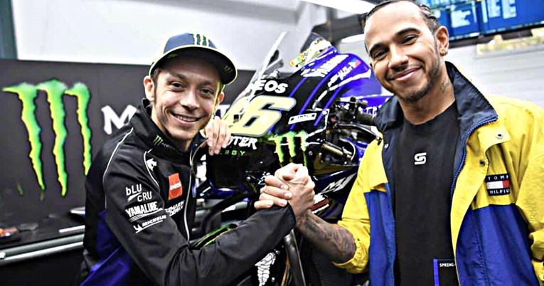 Hamilton na motociklu, a Rossi u bolidu Formule 1 na testiranju u Valenciji