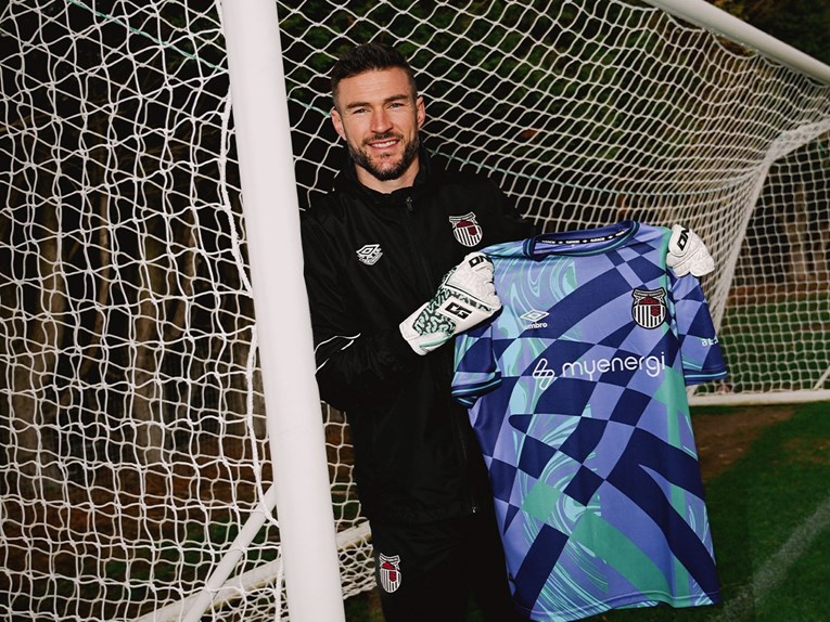 Engleski četvrtoligaš doveo golmana za jednu utakmicu. Evo kako je to moguće