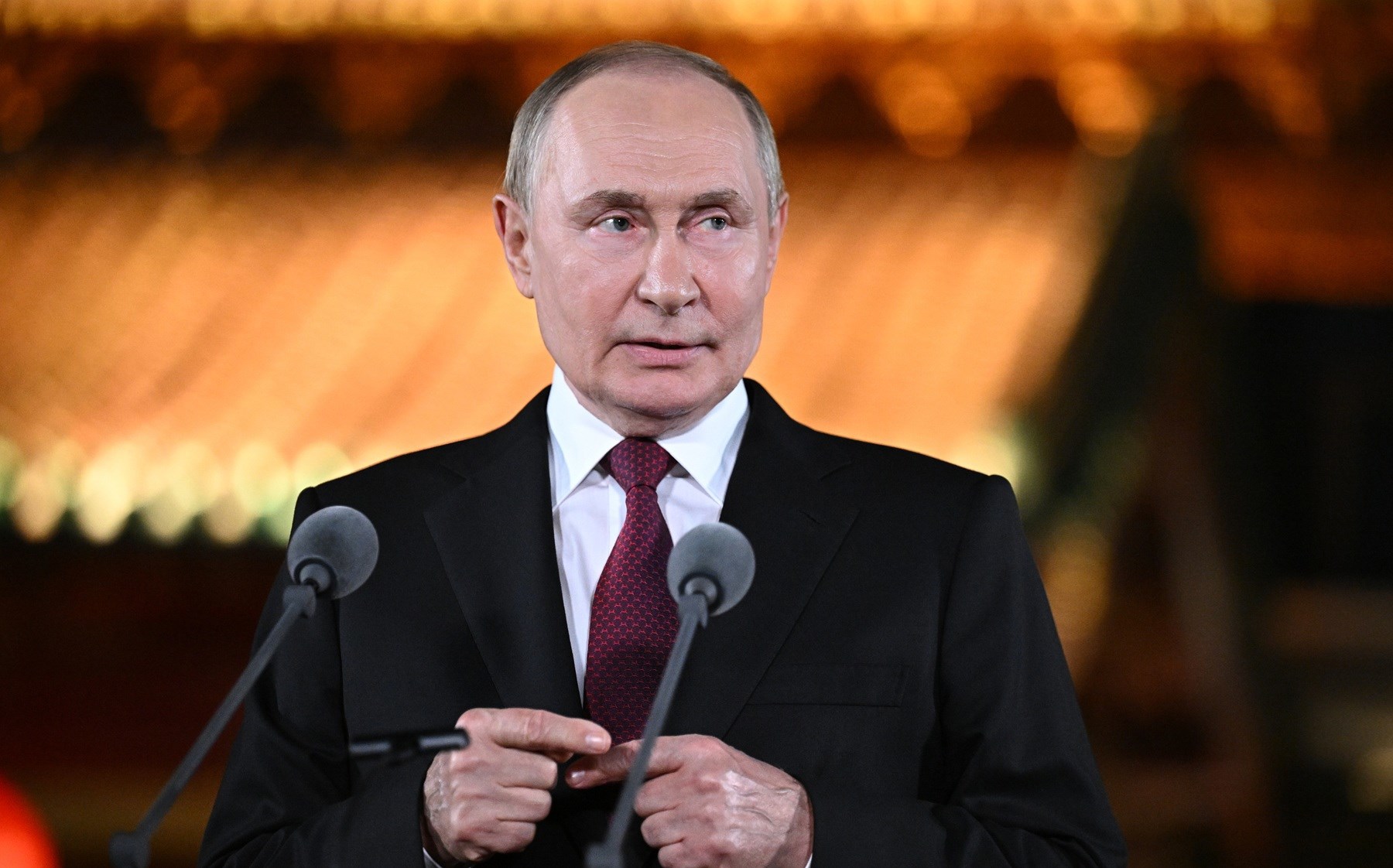 Kremlj: Putinov poziv Zelenskom je poziv na razgovor, ne na kapitulaciju