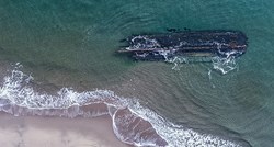 Misteriozna olupina broda pojavila se na obali Kanade, pogledajte snimku