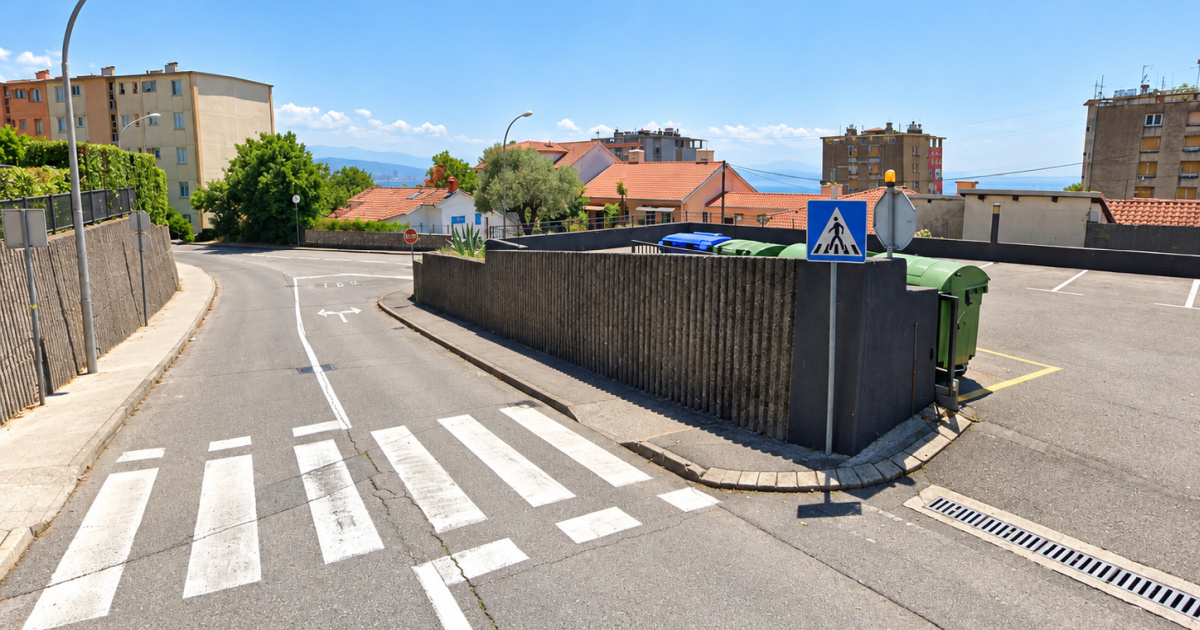 Riječanin (78) prelazio cestu izvan zebre, udario ga auto. Teško je ozlijeđen