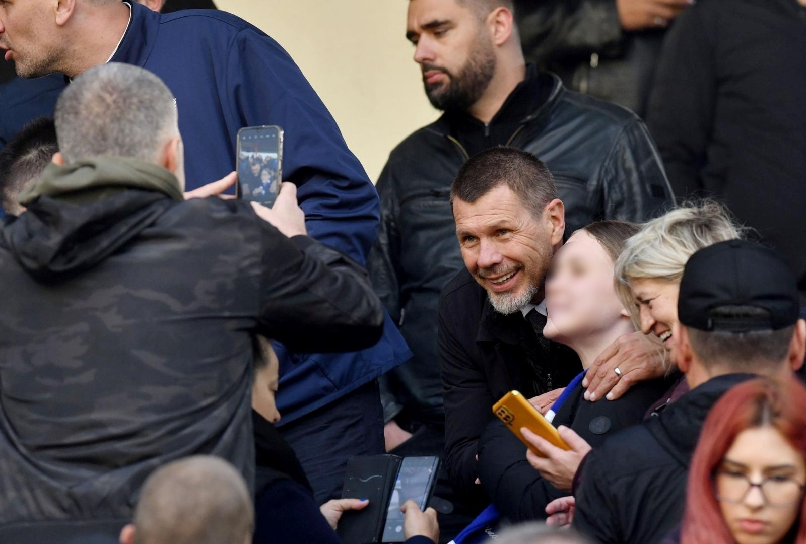 Zvonimir Boban se prije Dinamove utakmice u Šibeniku fotografirao s navijačima