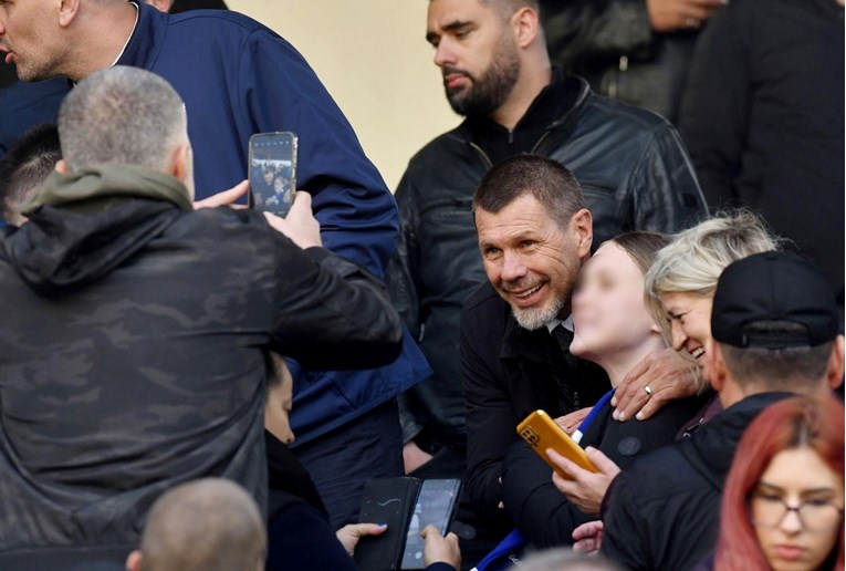 Zvonimir Boban se prije Dinamove utakmice u Šibeniku fotografirao s navijačima