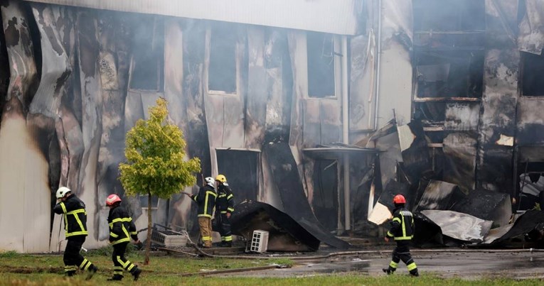 Pogledajte kako izgledaju skladišta kod Osijeka nakon ogromnog požara