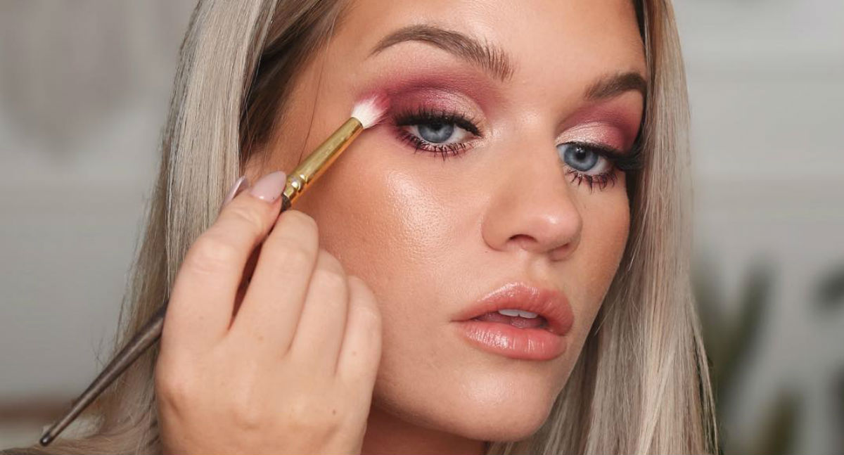 Ne isprobavajte kod kuće: Urnebesan videotutorijal za make-up kistove od kose