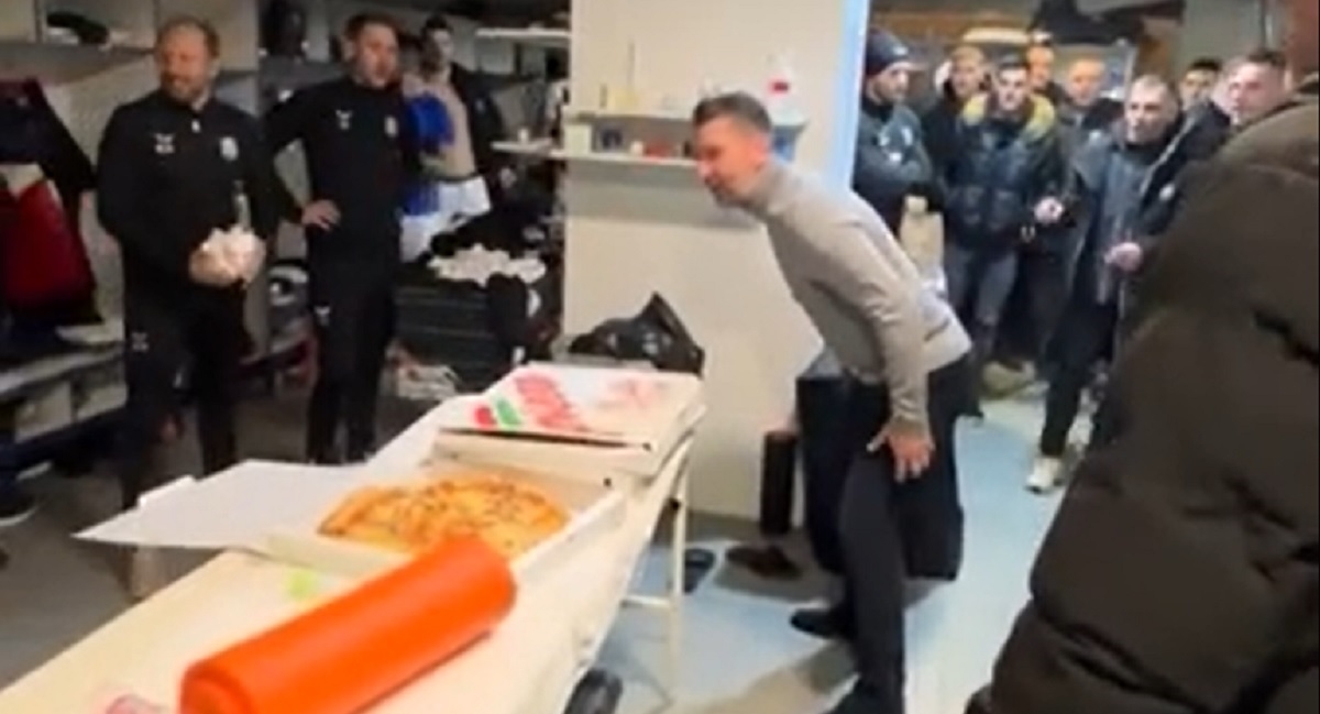 Pogledajte kako su Osječani proslavili pobjedu nad Rijekom. Bjelica vodio navijanje