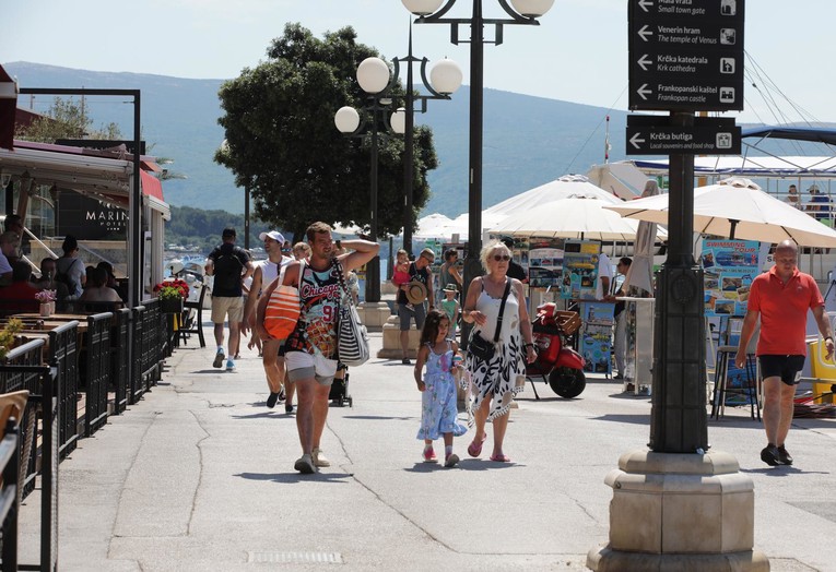 Zadužuju se gradovi Krk i Opuzen, zna se što će graditi
