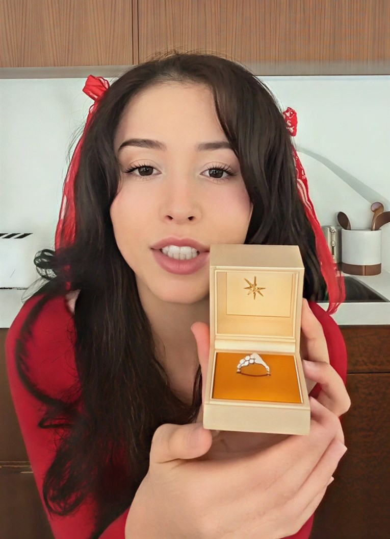 Streamerica Pokimane je samoj sebi kupila zaručnički prsten, neki je hvale