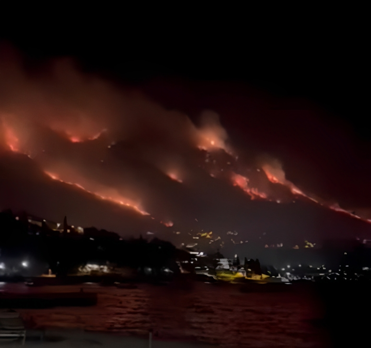 VIDEO Dva velika požara kod Dubrovnika. Jedan prijetio kućama. Stigli kanaderi