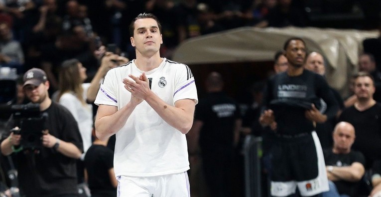 Hezonja i suigrači dirnuli Srbiju. Pred Partizan se naklonili žrtvama tragedije