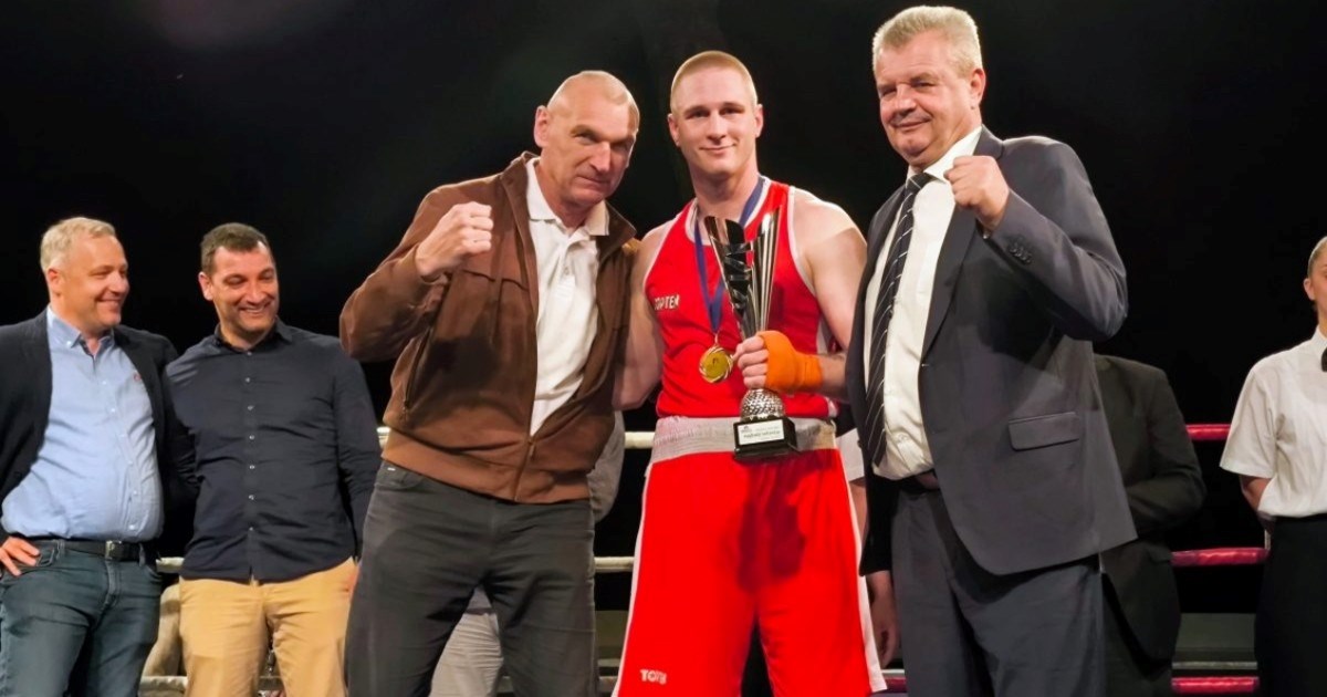 Mavrović uručio trofeje na prvom boksačkom spektaklu na Braču
