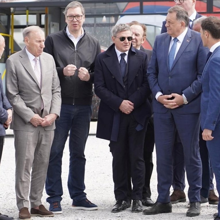 Piksi došao na miting Vučićeve stranke. Vučić: Nije se sakrio kao mnogi