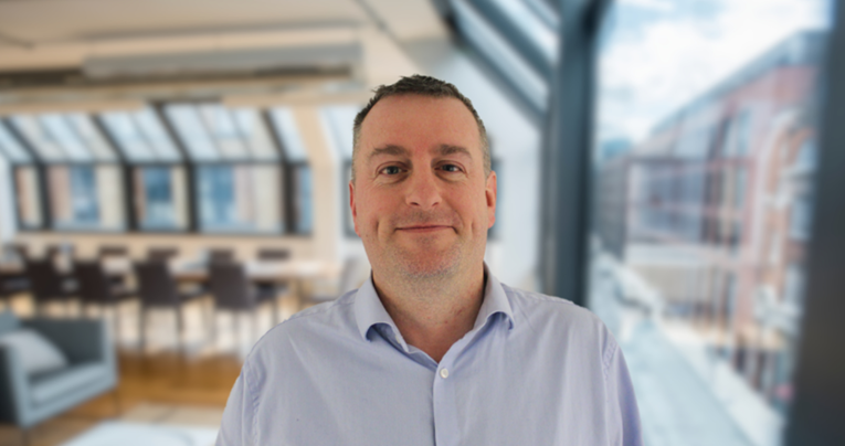 Englez optužen da je 13 godina drogirao svoju suprugu i dovodio muškarce da je siluju