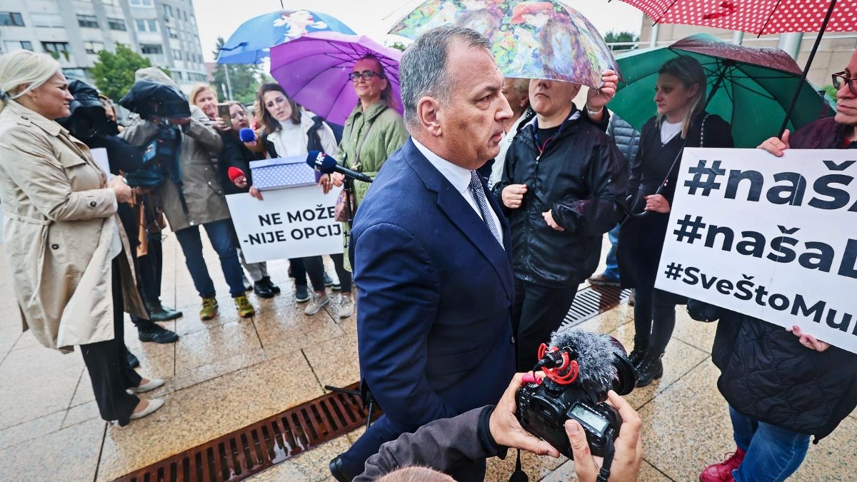 VIDEO Roditelji djece s teškoćama dočekali Beroša prije vlade. Pogledajte