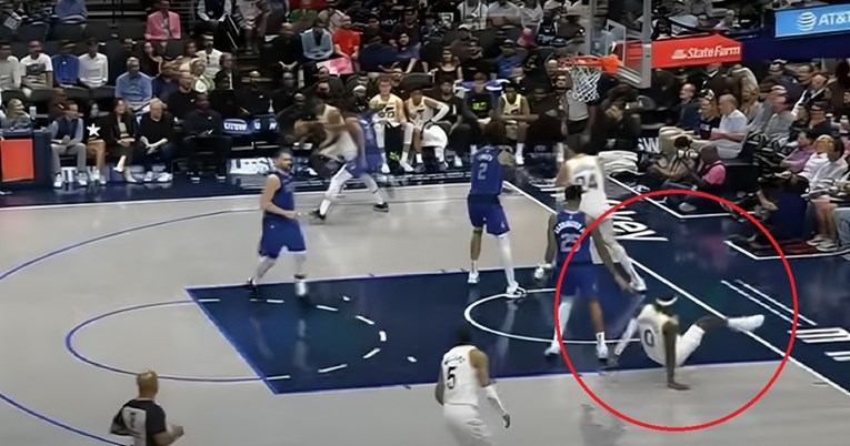 VIDEO Teška ozljeda NBA igrača šokirala dvoranu. Pukla mu je noga