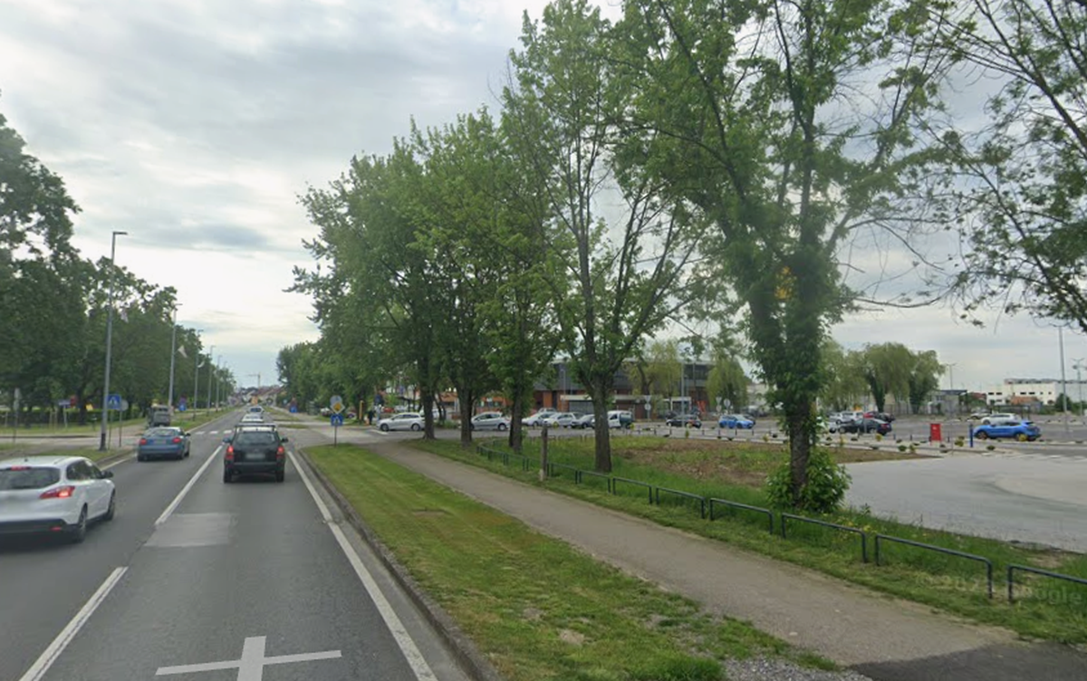 Potjera u Velikoj Gorici. Vozač jurio na policajca, on mu skočio na motor auta