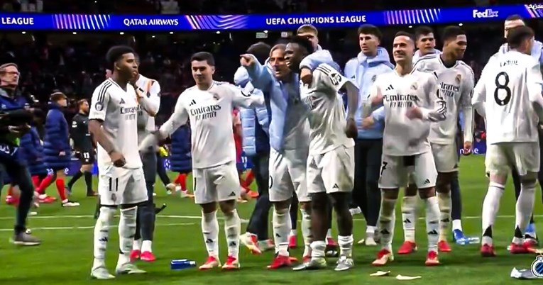 Igrači Reala su slavili. Onda je Modrić pokazao prema tribinama i krenuo je urnebes