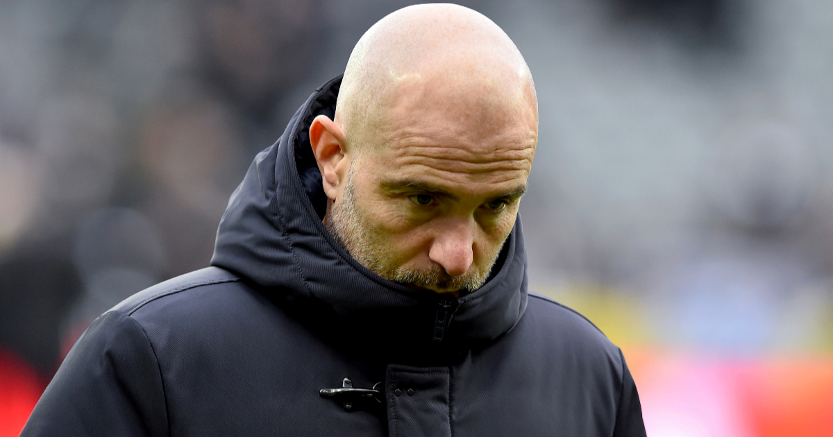 Chelsea smijenio trenera