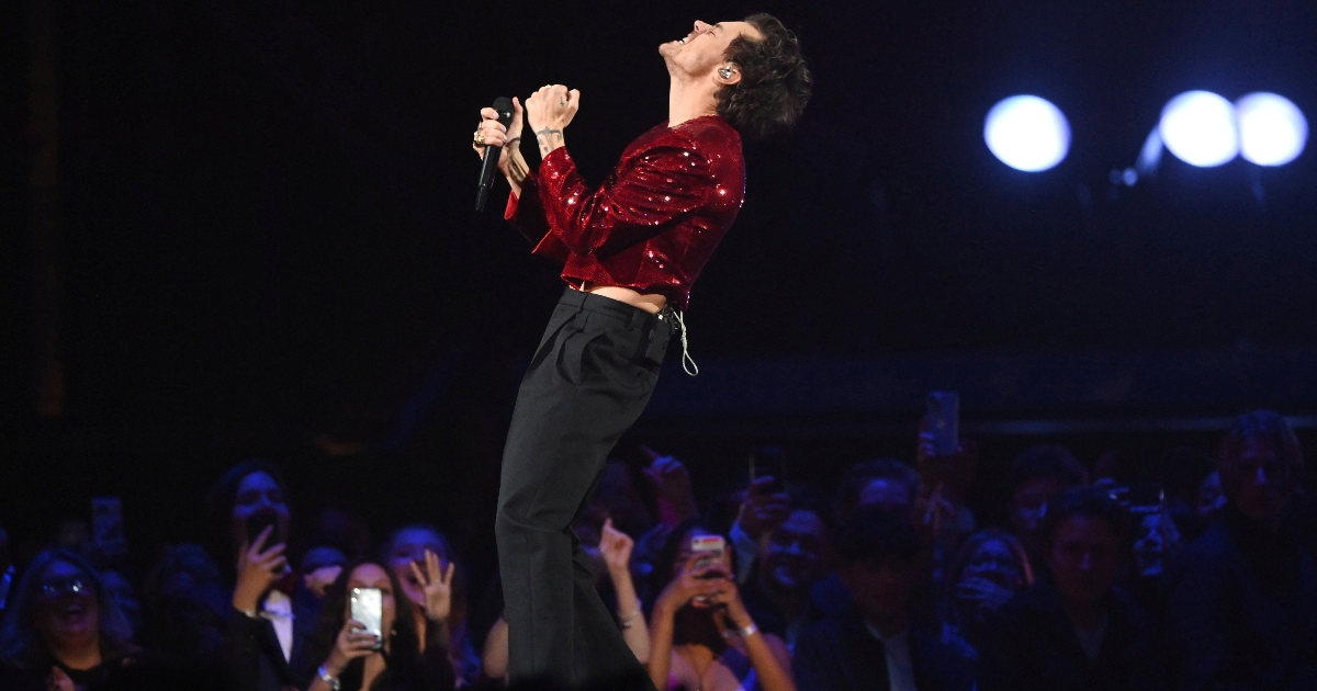 Pogledaj koliko košta VIP ulaznica za koncert Harryja Stylesa, fanovi su ogorčeni