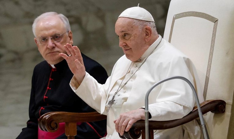 Papa odobrio davanje blagoslova istospolnim parovima. Osim u jednom slučaju 