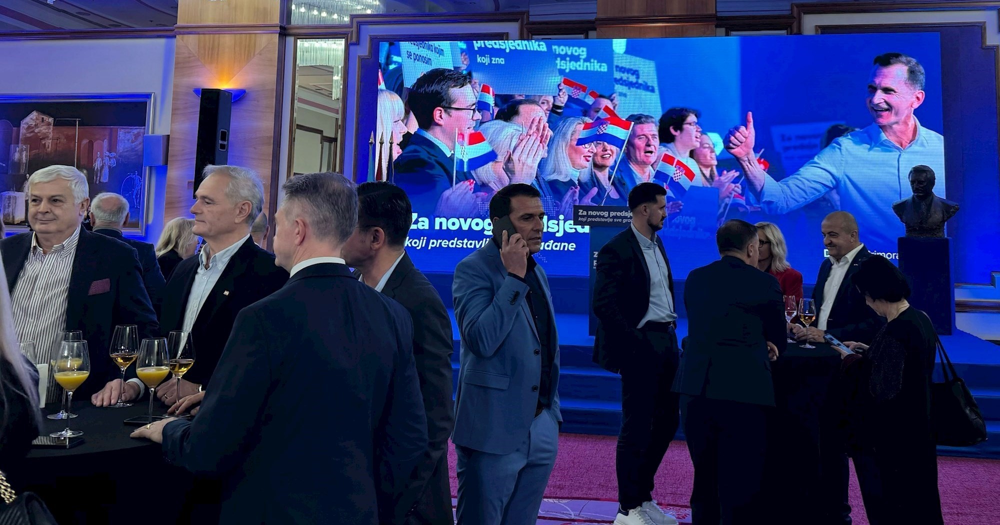 Što se sluša u stožerima: Kod Bulja Thompson, kod Selak Raspudić Azra