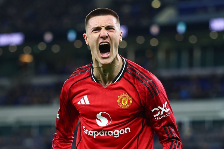 Englezi: Kritizirali su ga svi. Onda je Slovenac ugradio nova stakla i počeo zabijati