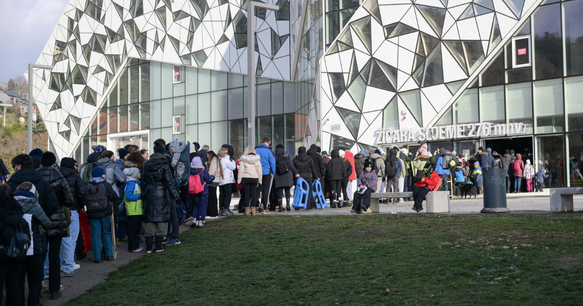 FOTO Velika gužva na žičari nakon što je pao snijeg na Sljemenu