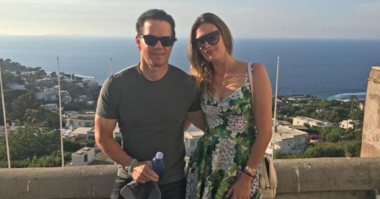 Supruga Marka Wahlberga objavila njegovu golišavu fotku: "Nema na čemu"