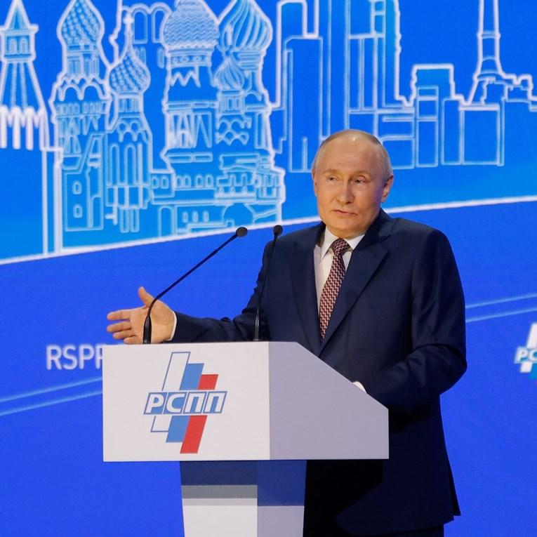 Putin: Još nisam pričao s Trumpom. Ne slušajte Peskova