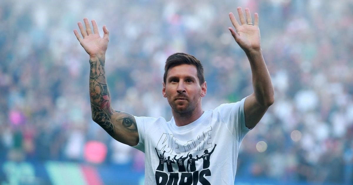 VIDEO Park prinčeva pozdravio je Ramosa. Onda je na teren ušao Messi