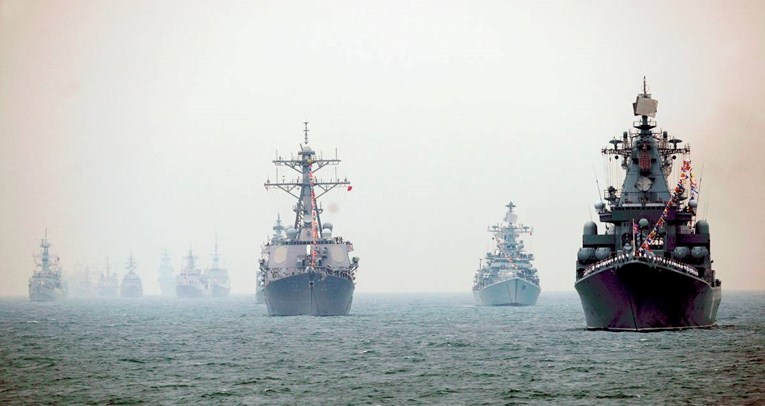 Tajvan otkrio tri kineska ratna broda i helikopter nakon sastanka s Amerikancima