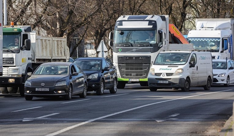 HAK: Zastoji su povremeno na dionicama cesta gdje traju radovi