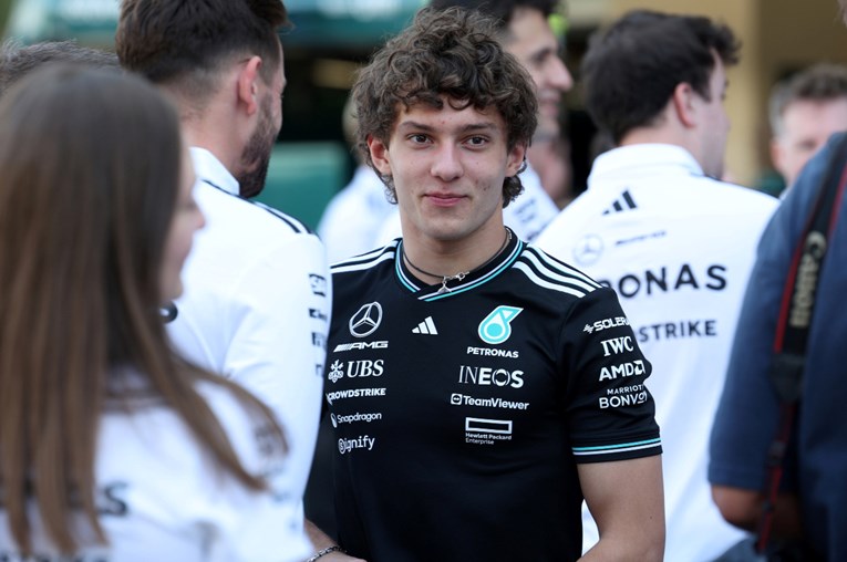 Vozač Formule 1 imao prometnu nesreću