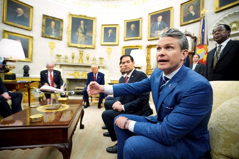 Novi skandal Trumpovog ministra. Ratne planove dijelio i u chatu sa ženom i bratom