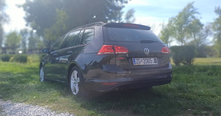 Najbolji auto oglasi: Bogato opremljeni Golf VII Variant iz 2016.